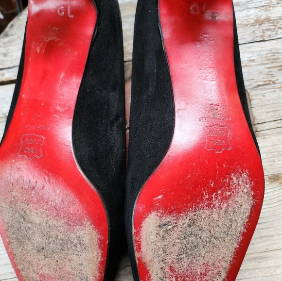 VINTAGE SUEDE PUMPS BY LOUIS VUITTON - Picture 8 of 9